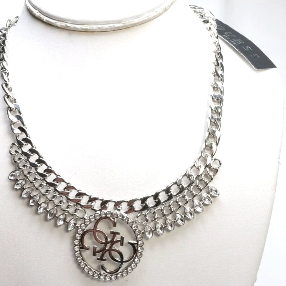 NWT GUESS LOGO STATEMENT NECKLACE WITH CLEAR CRYSTALS SILVER TONE